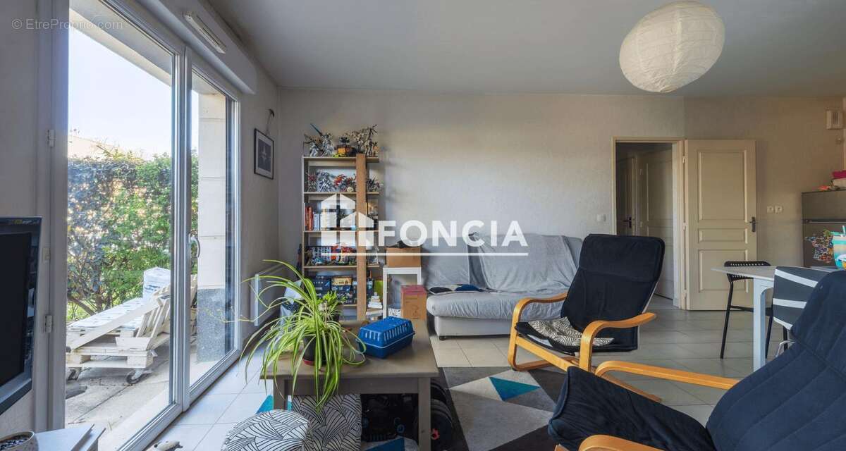 Appartement à AVRILLE