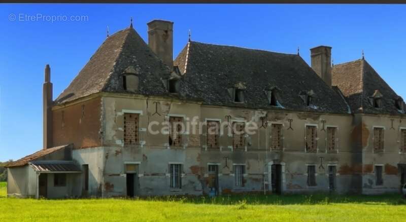 Maison à SERRIGNY-EN-BRESSE