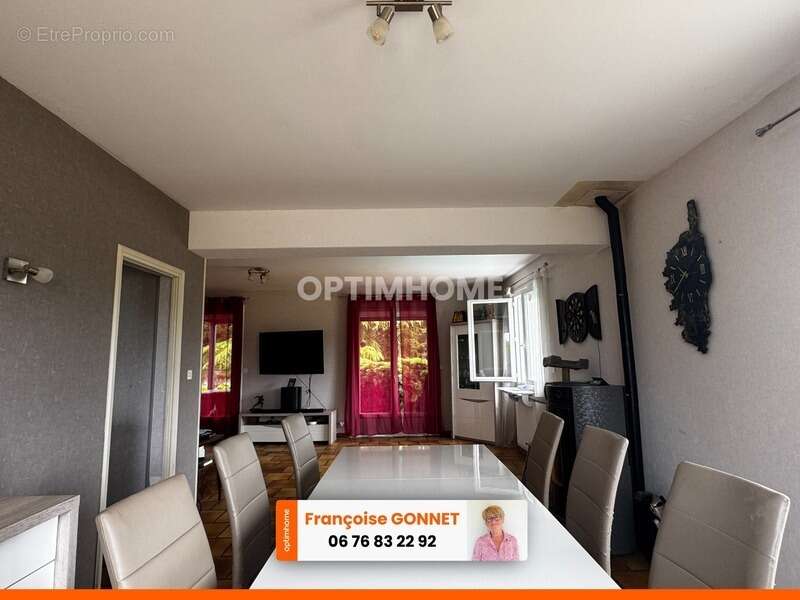 Maison 215 m² - 5 chambres - Terrain 4 200 m² - Piscine - 257 000 € - SAINT PIERRE LES ETIEUX - 18200 - photo 2