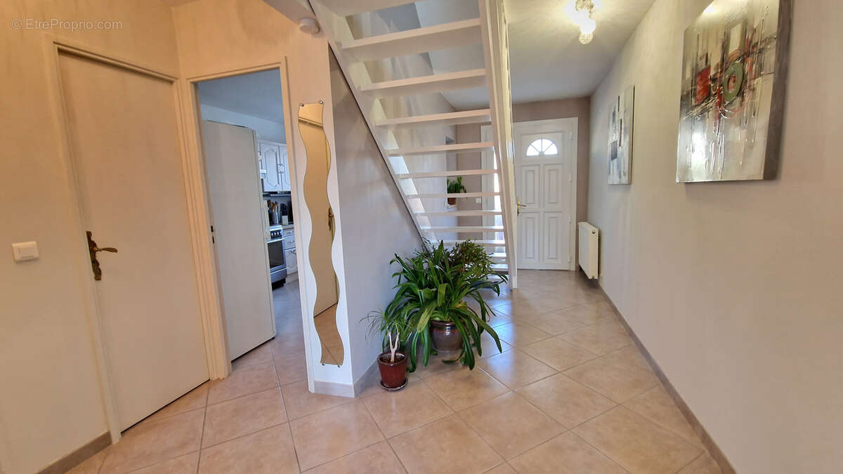 Maison à MARLY-LA-VILLE