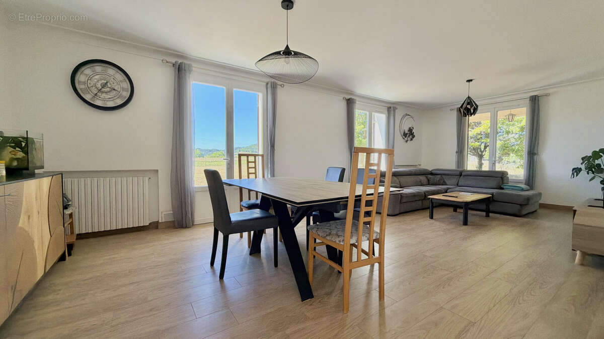 Propriété équestre avec piscine et dépendances. - photo 15