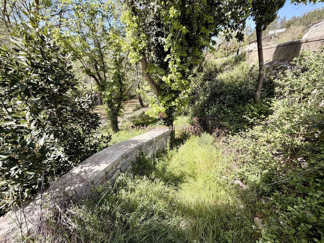Terrain à BUIS-LES-BARONNIES