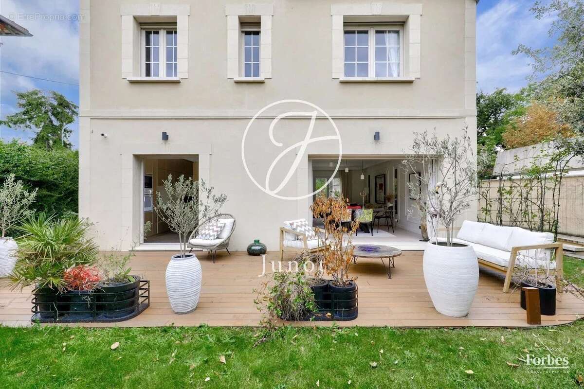 Maison à LE VESINET