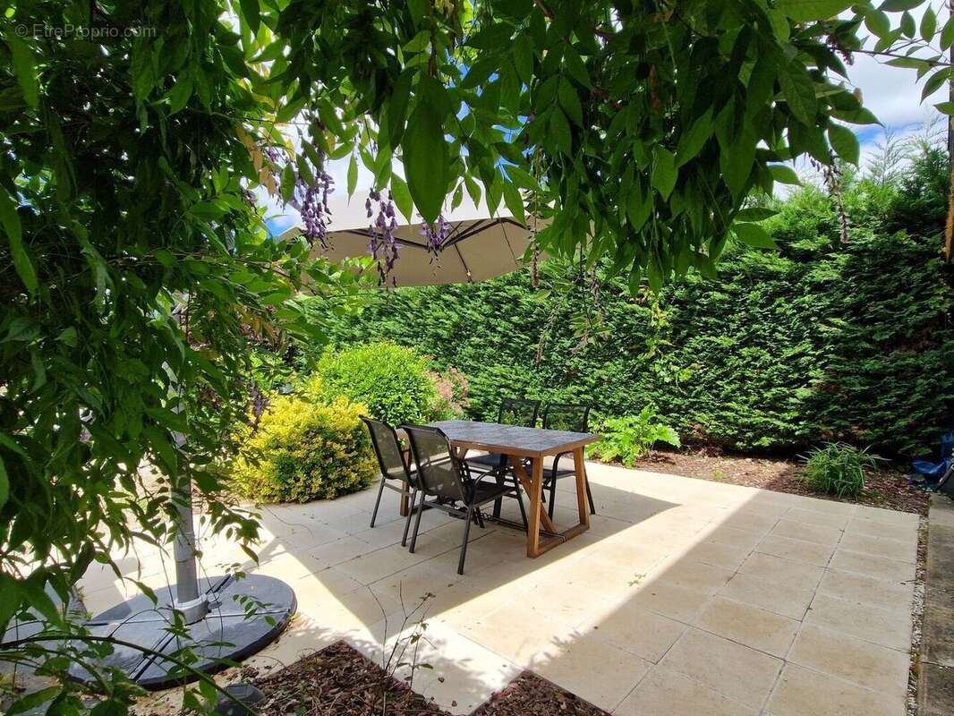 Maison 4 chambres, dépendance, piscine et jardin proche du village. - photo 5