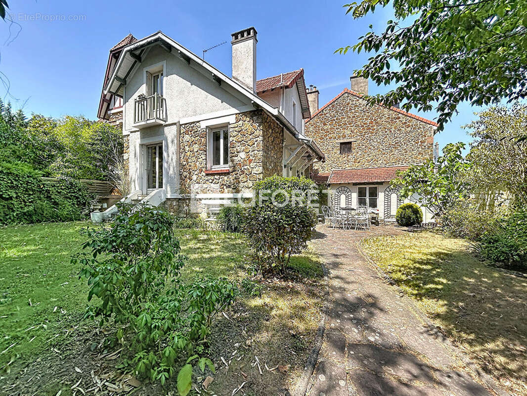 Maison à LE VESINET