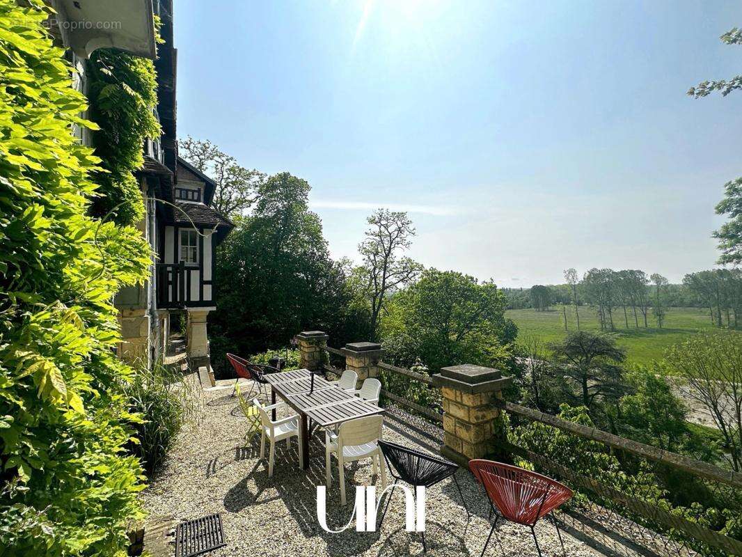 Maison à FLEURY-SUR-ORNE