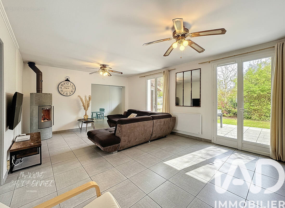 Photo 1 - Maison à SAINT-PIERRE-DU-PERRAY