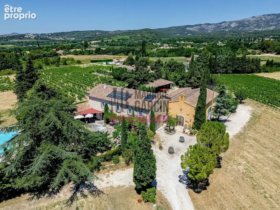 Maison 350 m² à Crillon-Le-Brave  - photo 4