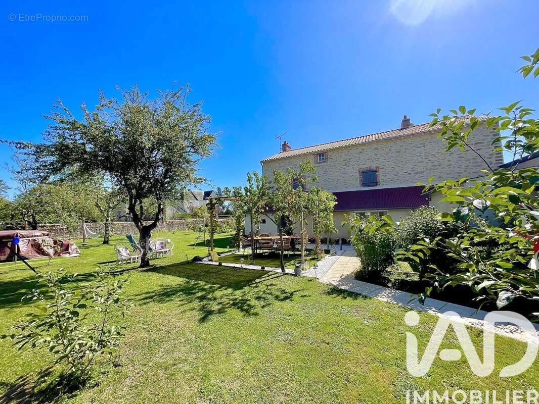 Photo 2 - Maison à LATHUS-SAINT-REMY