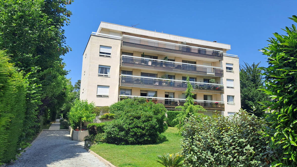 Appartement à LE PERREUX-SUR-MARNE