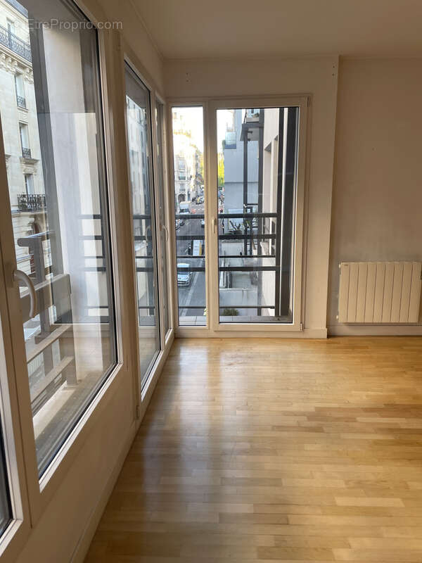 Appartement à PARIS-19E