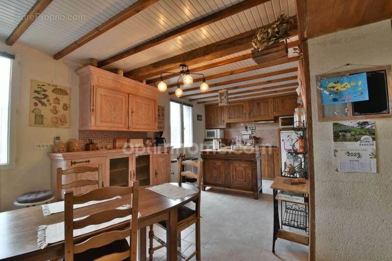 Maison de caractère, rénovée avec gout, à Baraize - photo 8