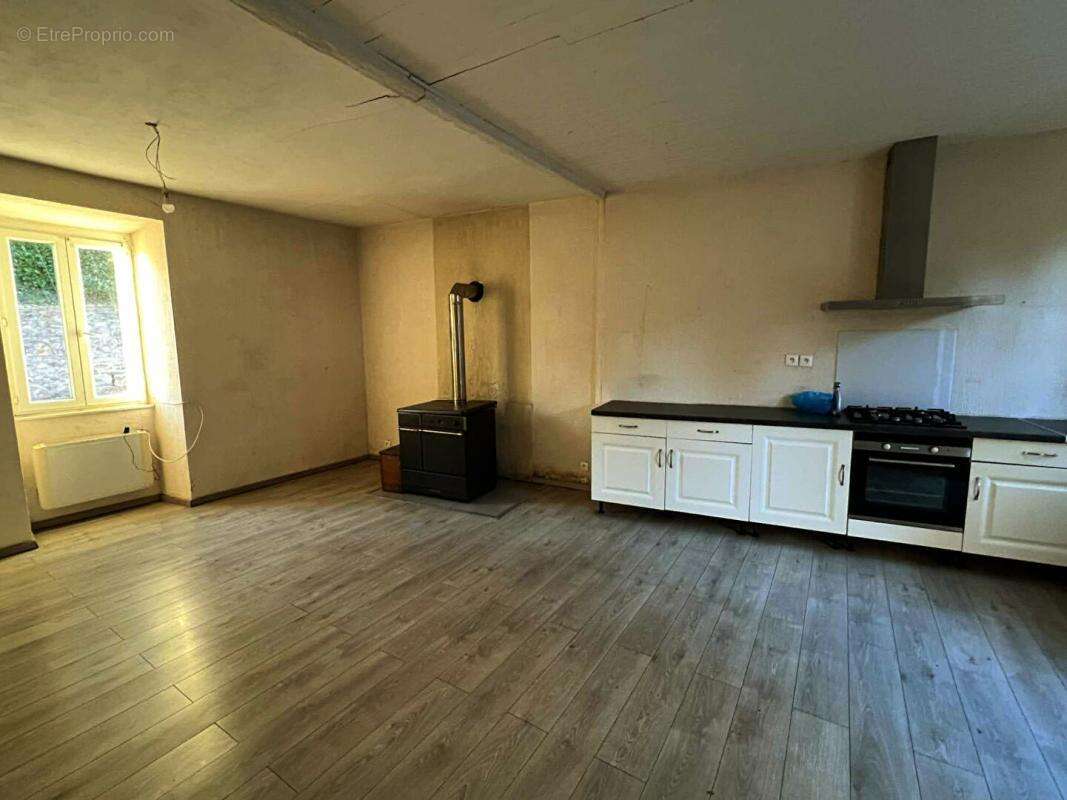 Maison de village Sarrazac 6 pièce(s) 110 m2 - photo 2