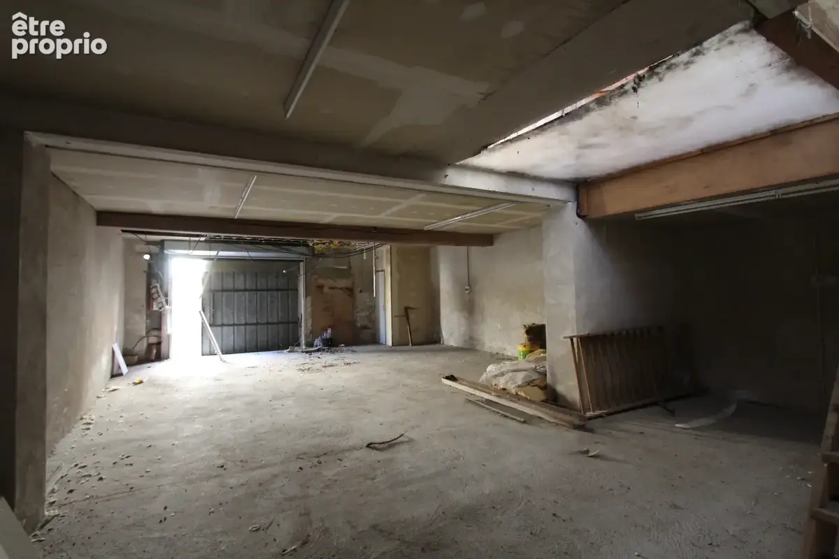 Centre-ville Charité-sur-Loire, bâtiment 162 m2 sur deux niveaux - photo 4