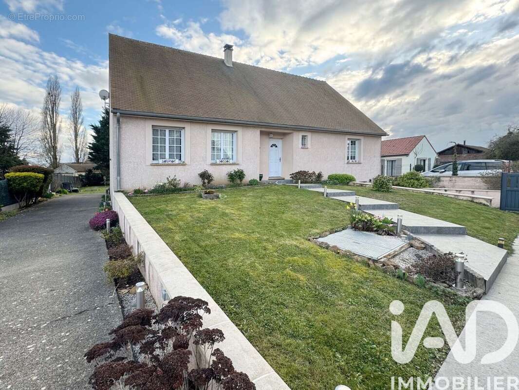 Photo 2 - Maison à GUIGNES