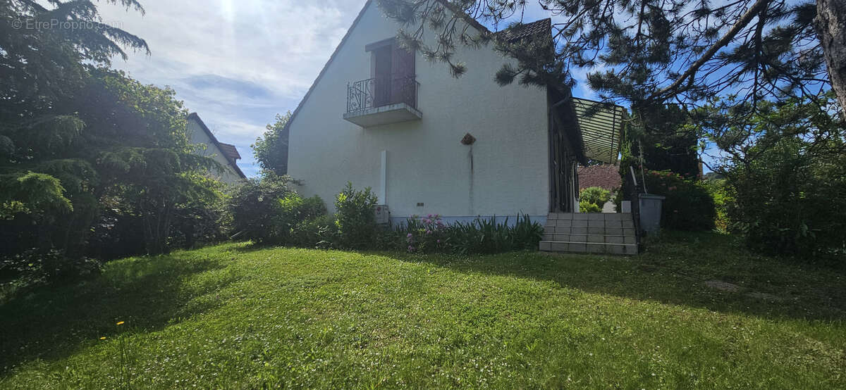 Maison à JUSSY