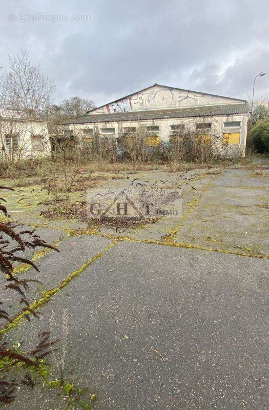 Commerce à PALAISEAU