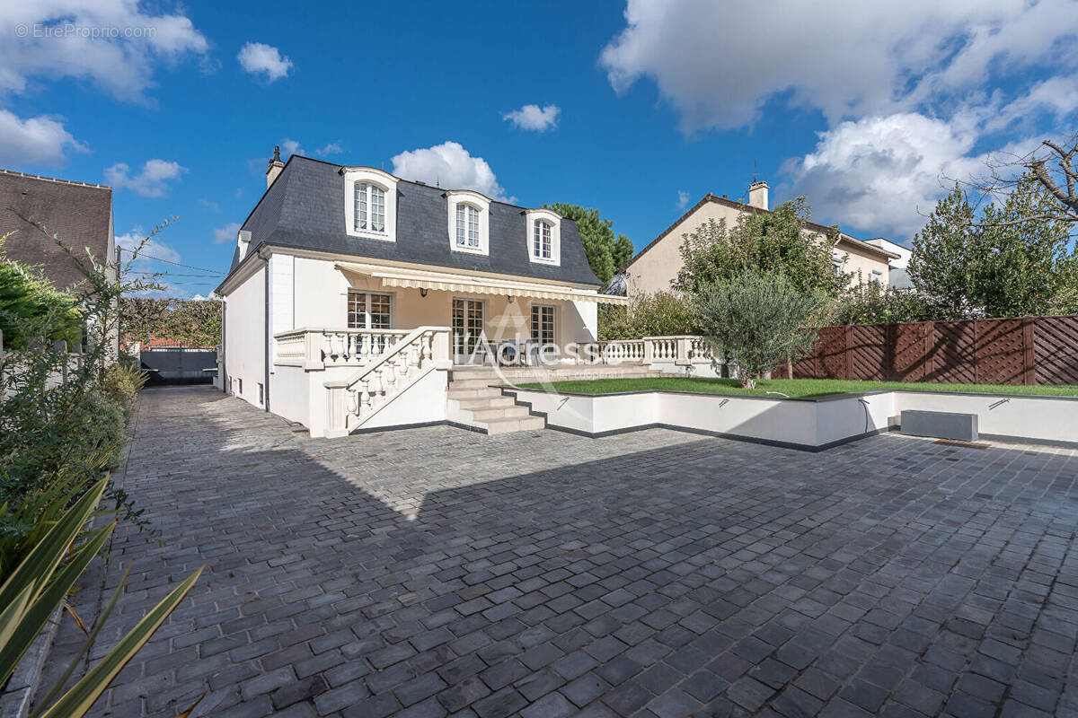Maison à CHAMPS-SUR-MARNE