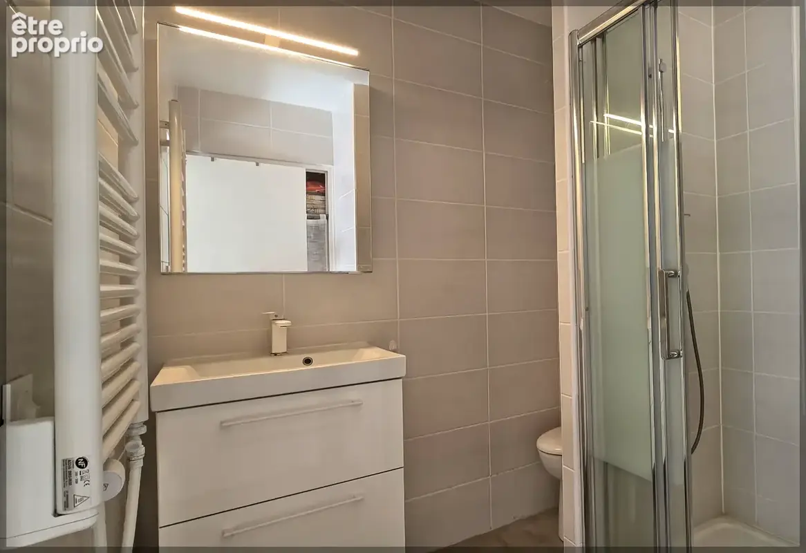 À Vernoux-en-Vivarais, maison 93 m2 avec jardin, 3 chambres et vue sur le lac - photo 4