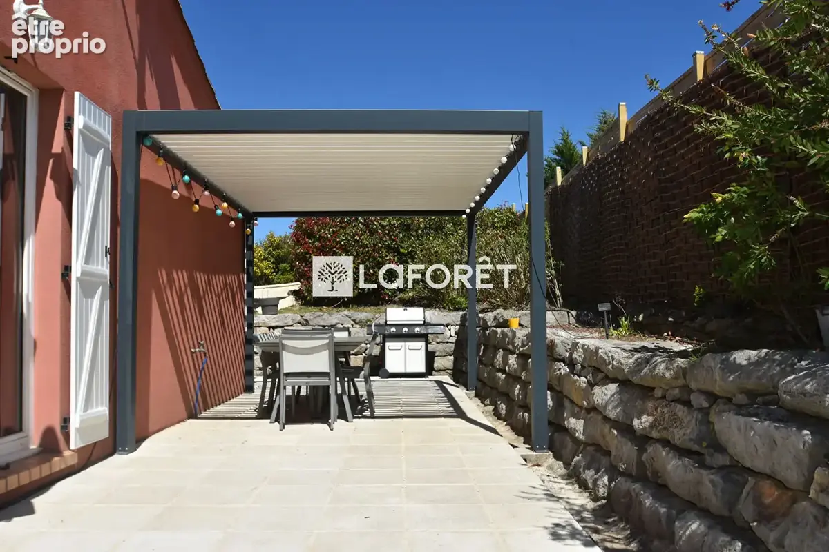 VILLA proche du lac de Saint -Cassien à Montauroux 4 pièce(s) 100 m2 avec un grand garage et une piscine - photo 3
