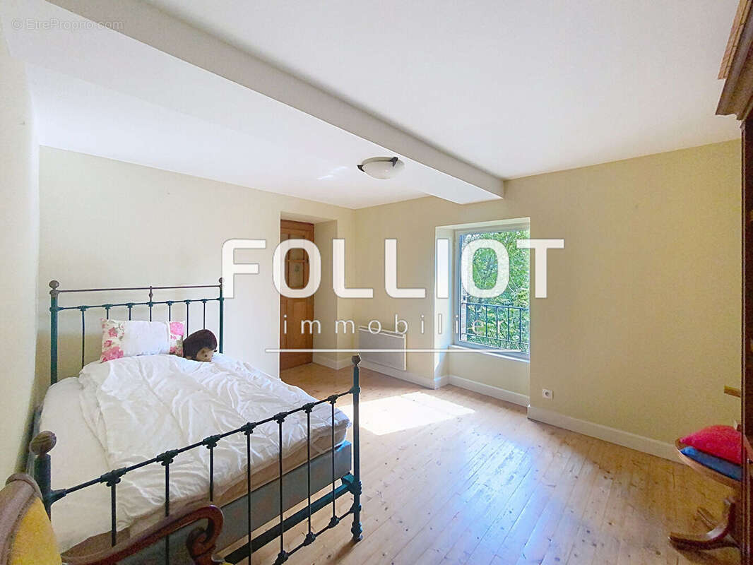 Maison à LES MOUTIERS-EN-CINGLAIS