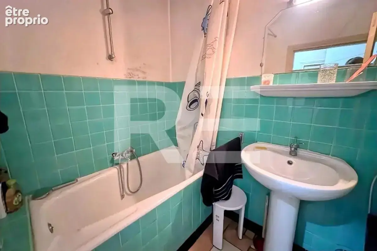 Belle opportunité à Alès 30100 - Maison de plain pied 92 m2 à rénover - photo 6