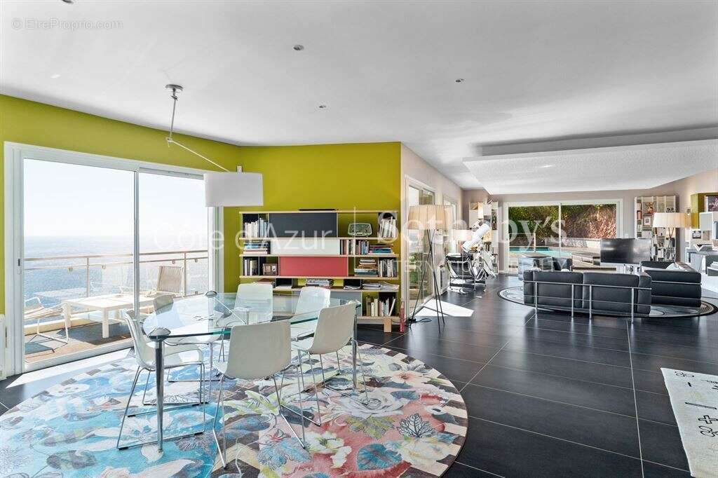 Maison à THEOULE-SUR-MER