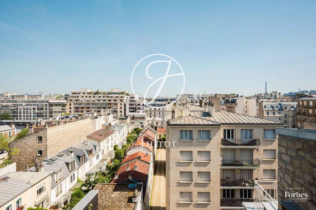 Appartement à PARIS-16E