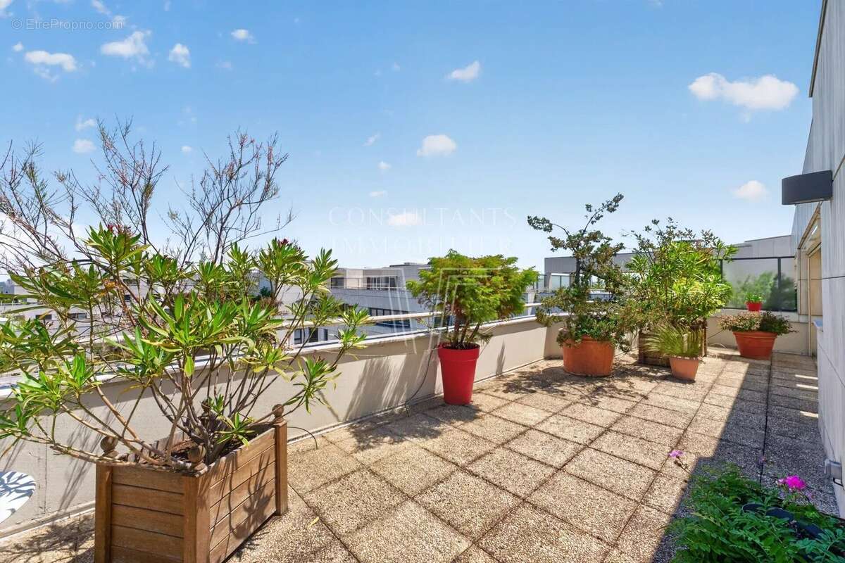 Appartement à LEVALLOIS-PERRET