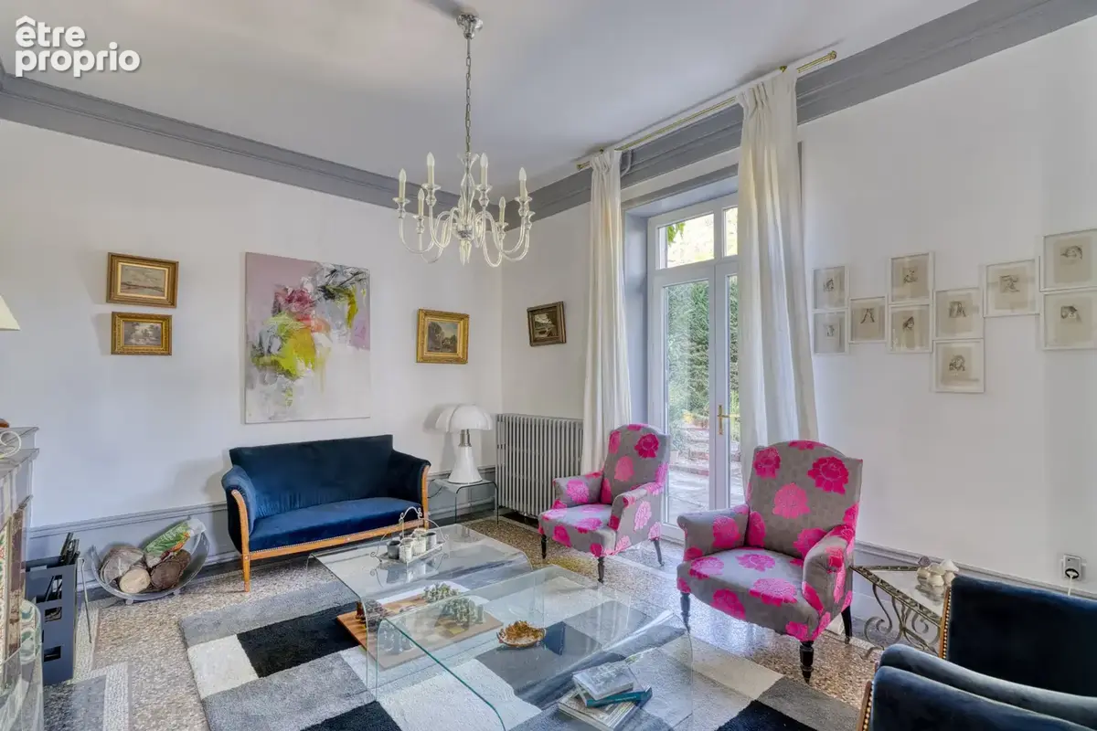 OULLINS - Propriété de 400 m2 - photo 10