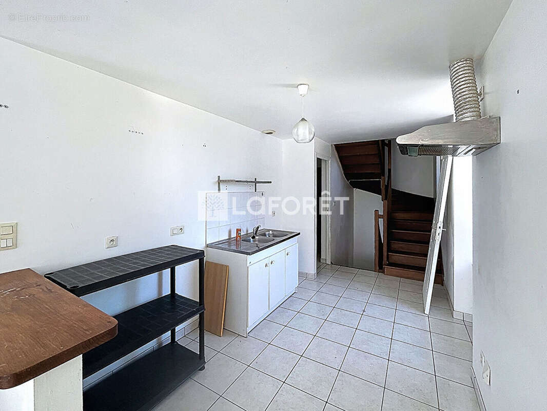 Appartement à SAINT-JEAN-LA-POTERIE