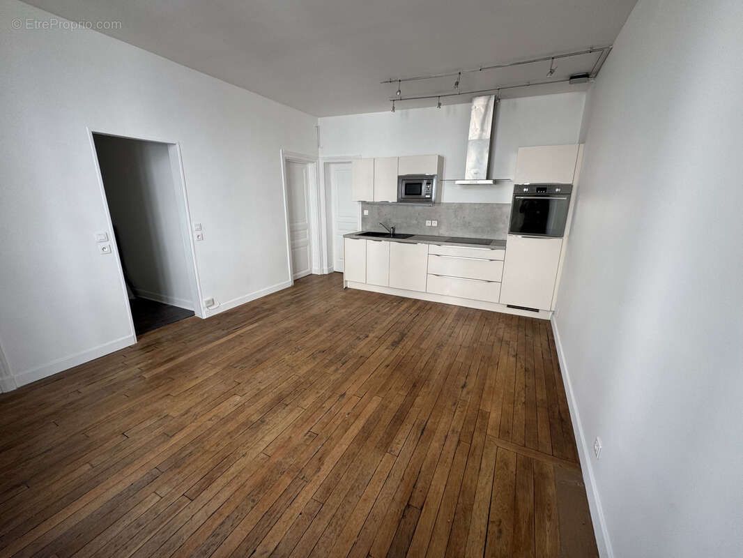 Appartement à PARIS-10E