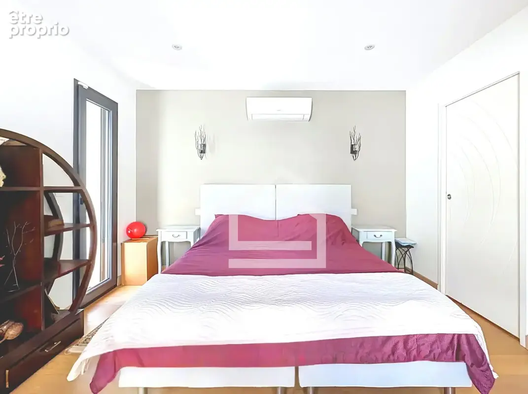 Maison contemporaine de 198 m2, 5 chambres, piscine et double garage - photo 23