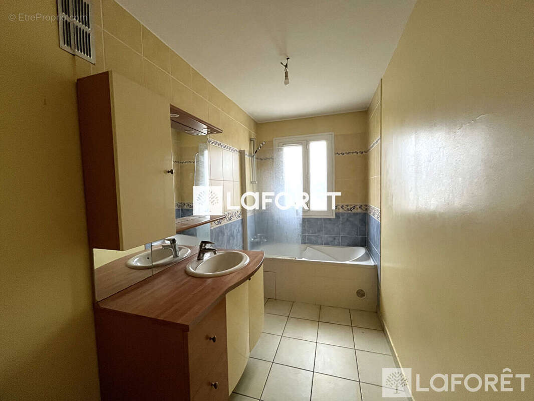 Appartement à LE PLESSIS-BOUCHARD