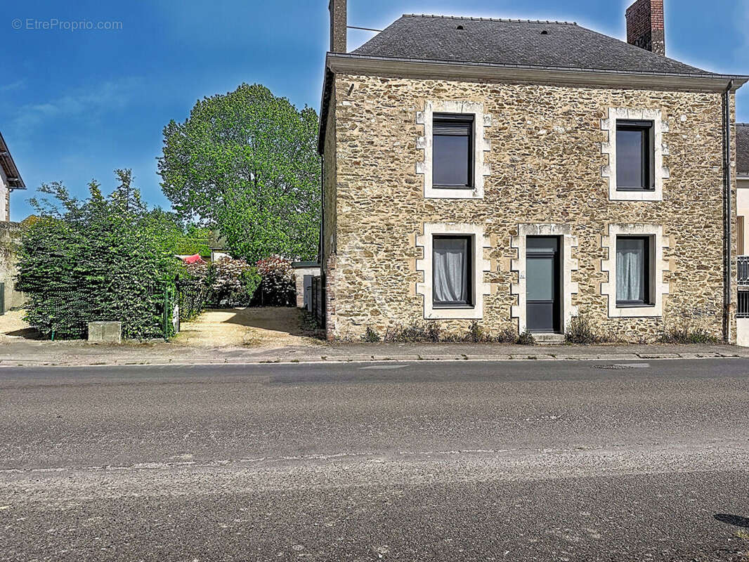 Maison à VILLIERS-CHARLEMAGNE