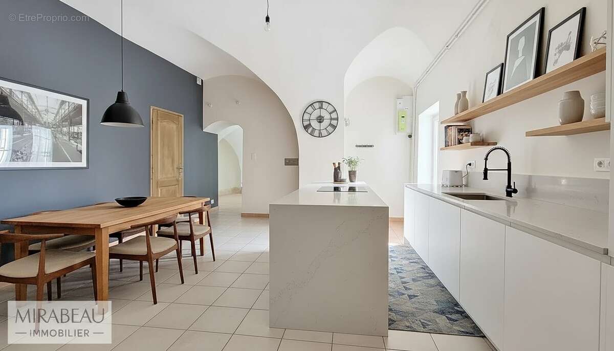 Appartement à SAINT-MARTIN-DE-LA-BRASQUE