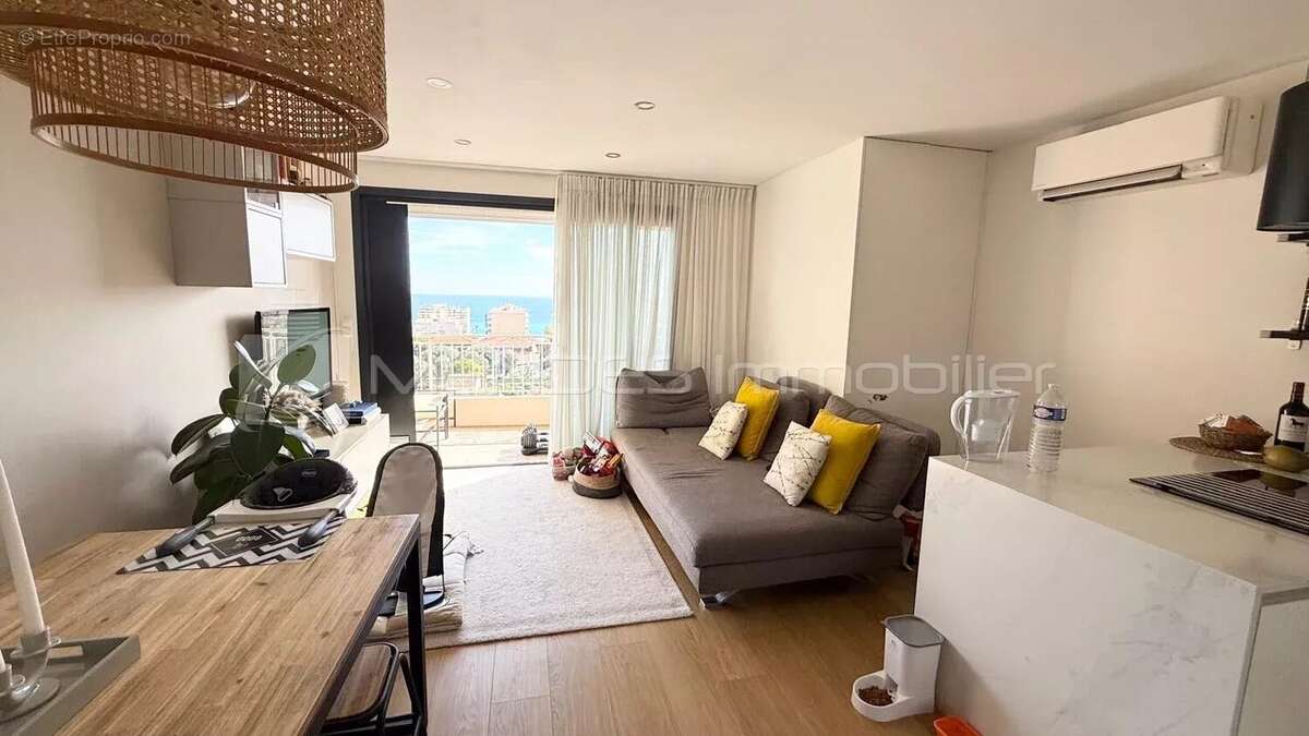 Appartement à ROQUEBRUNE-CAP-MARTIN
