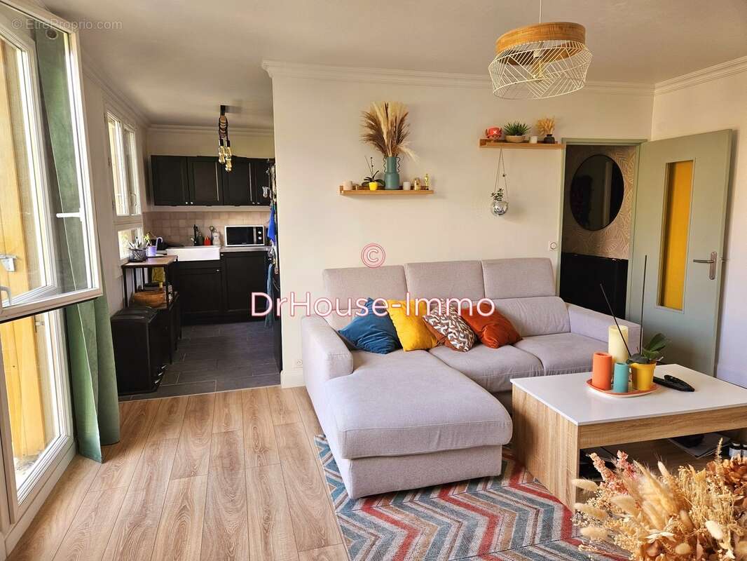 Appartement à SAINT-MAUR-DES-FOSSES