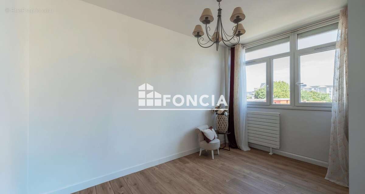 Appartement à ENGHIEN-LES-BAINS