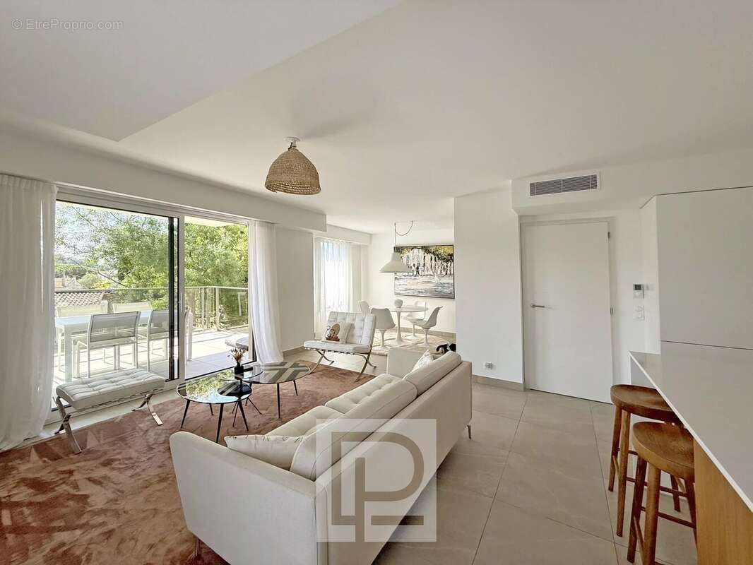 Appartement à MOUGINS