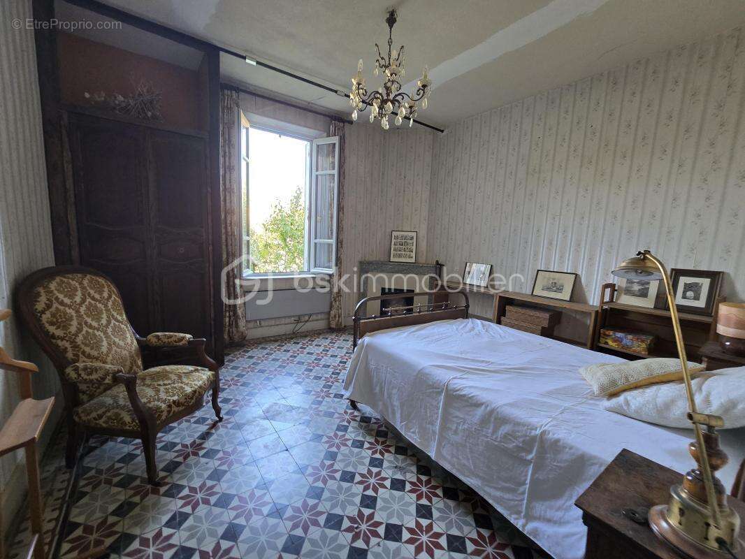 Authentique Maison 175 m2 de caractère avec grand terrain de 2 377 m² au Teil - photo 6