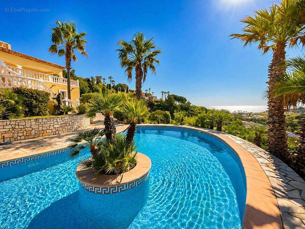 Maison à ROQUEBRUNE-SUR-ARGENS
