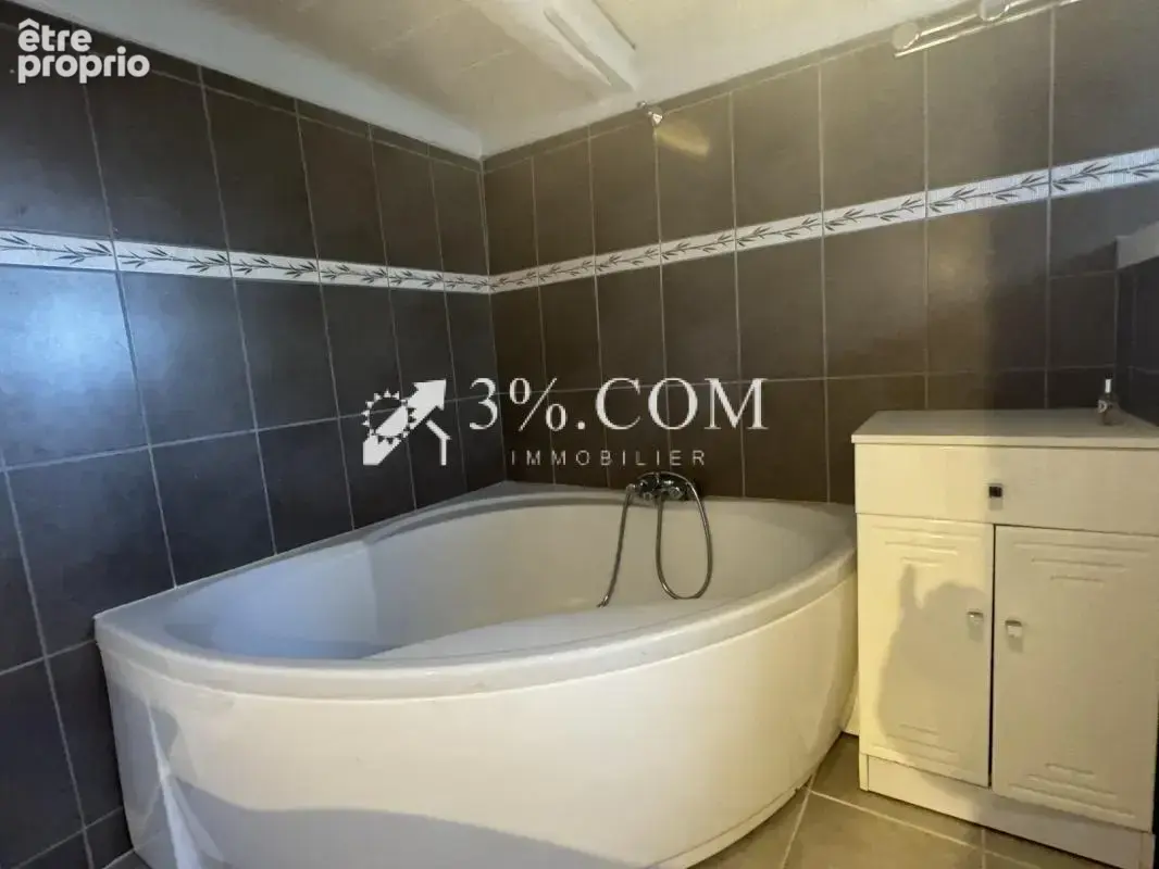 3%COM Grande maison avec cour et jardin - photo 7