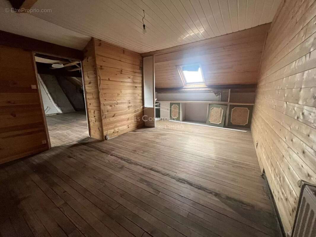 Appartement à DONGES