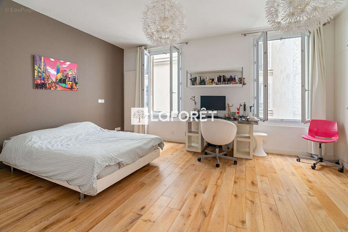Maison à PARIS-17E