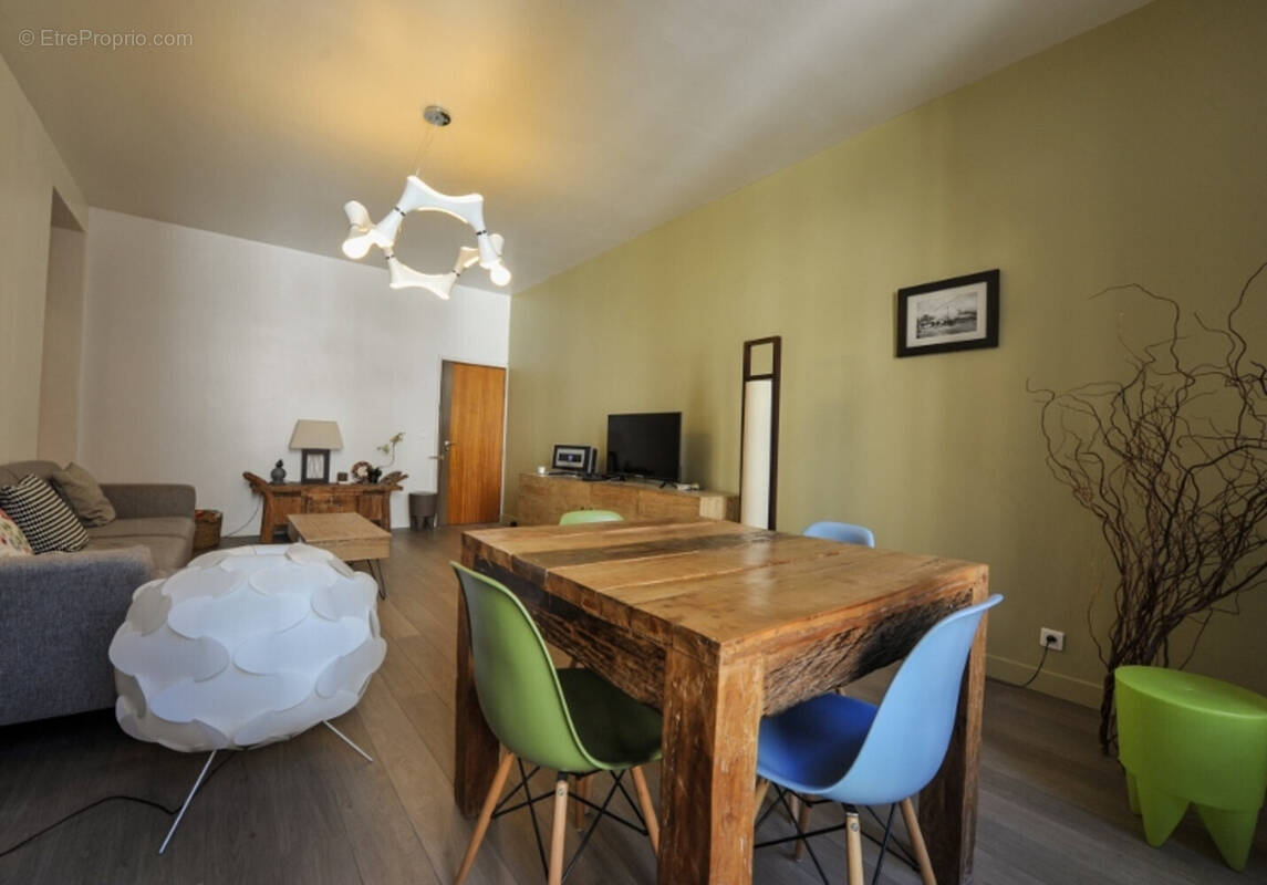 Appartement à MARSEILLE-6E