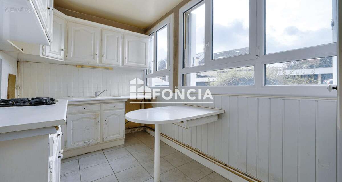 Appartement à LE PLESSIS-ROBINSON