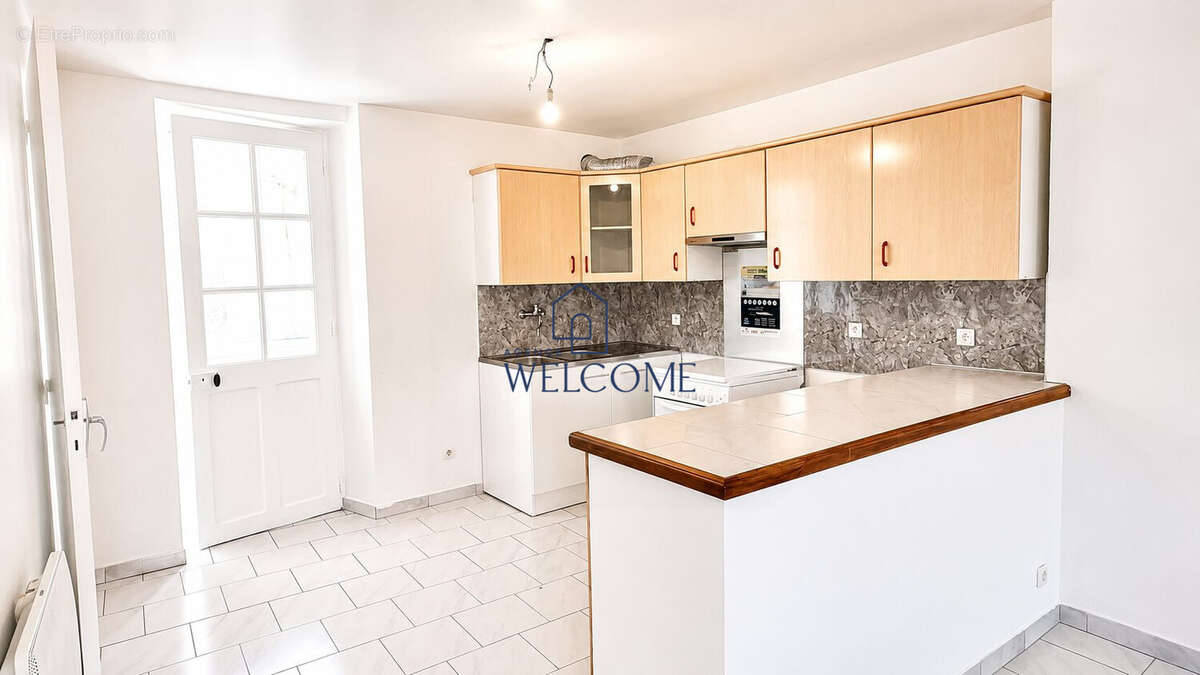 Appartement 154 m² à Bagnols-Sur-Ceze  - photo 2