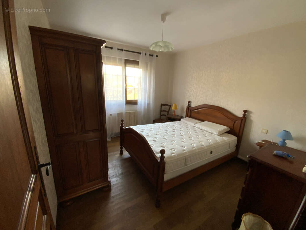 Maison à GRANGES-LE-BOURG