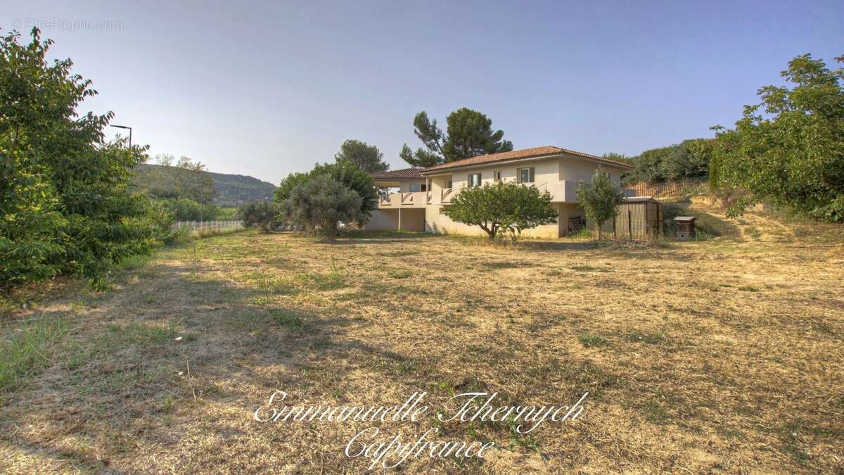 Maison à vendre Istres – Vue sur l’Étang de l’Olivier – Maison 143m² – Terrain 2 050 m² - photo 2